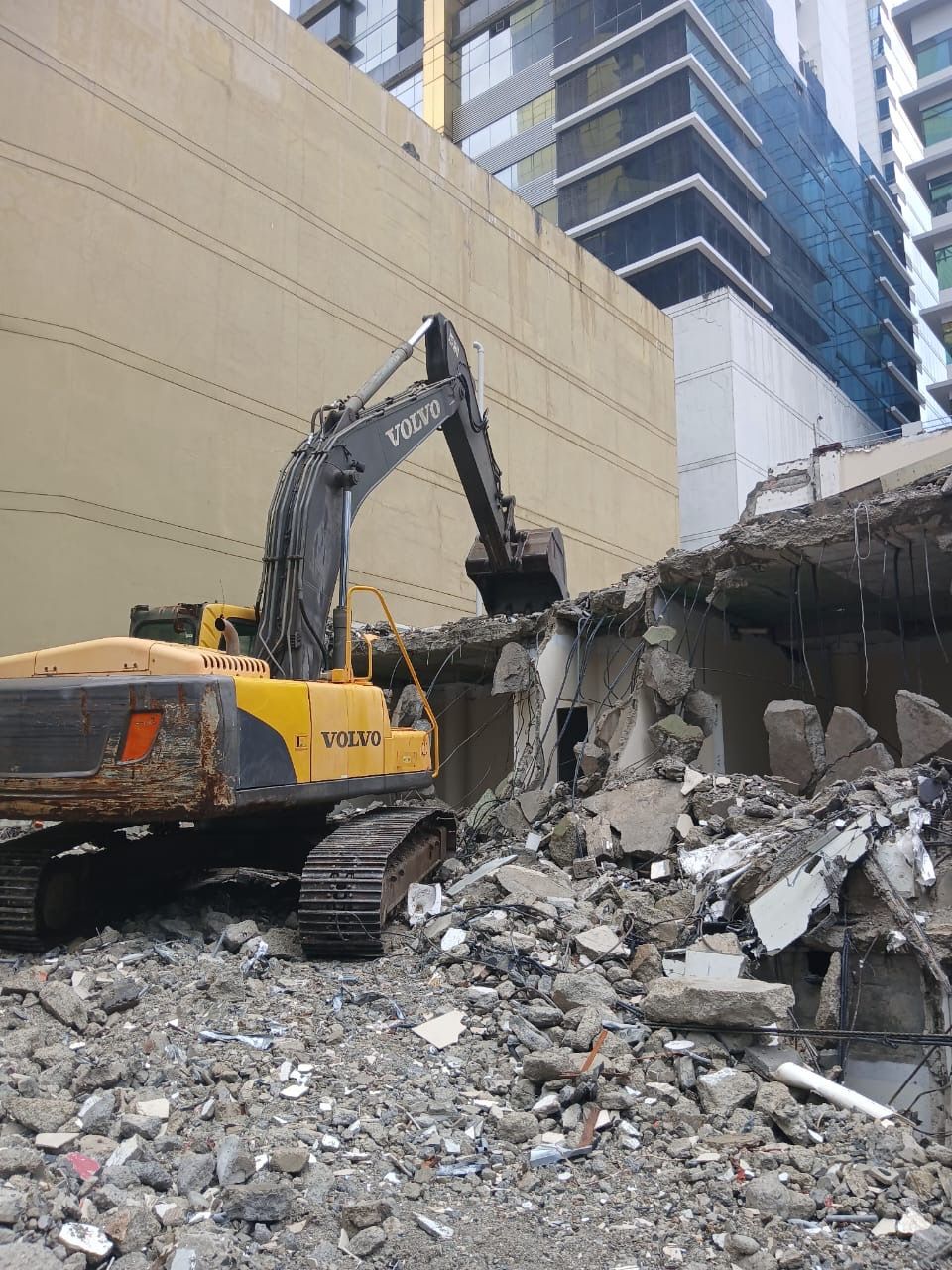 Demolición de Edificio de Oficinas, Obarrio